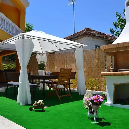 Villa Vezal *